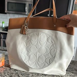 Ivory Coach Tote bag